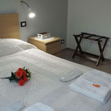 Cefalu Studio Room And Apartments Luaran gambar