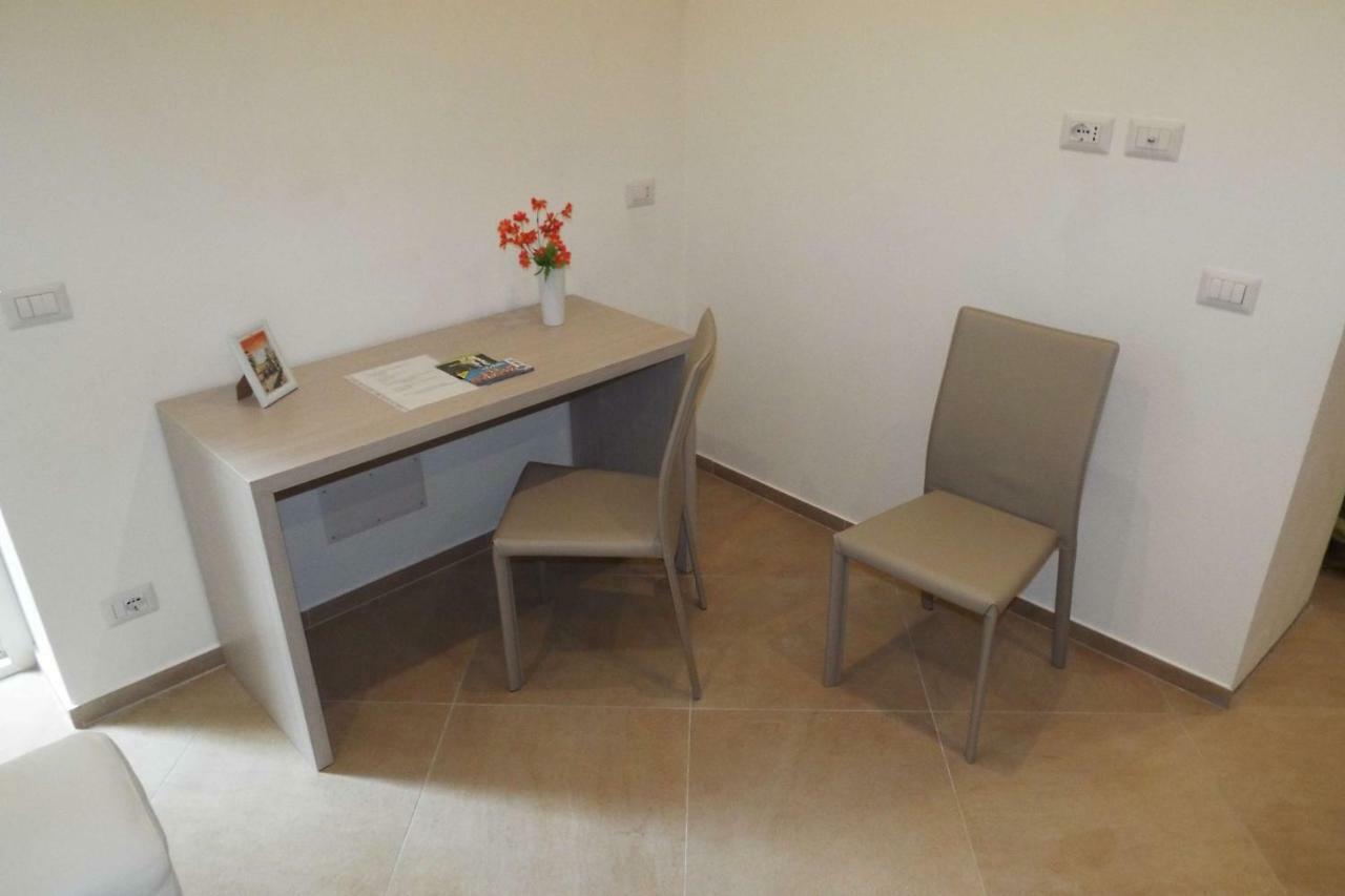 Cefalu Studio Room And Apartments Luaran gambar