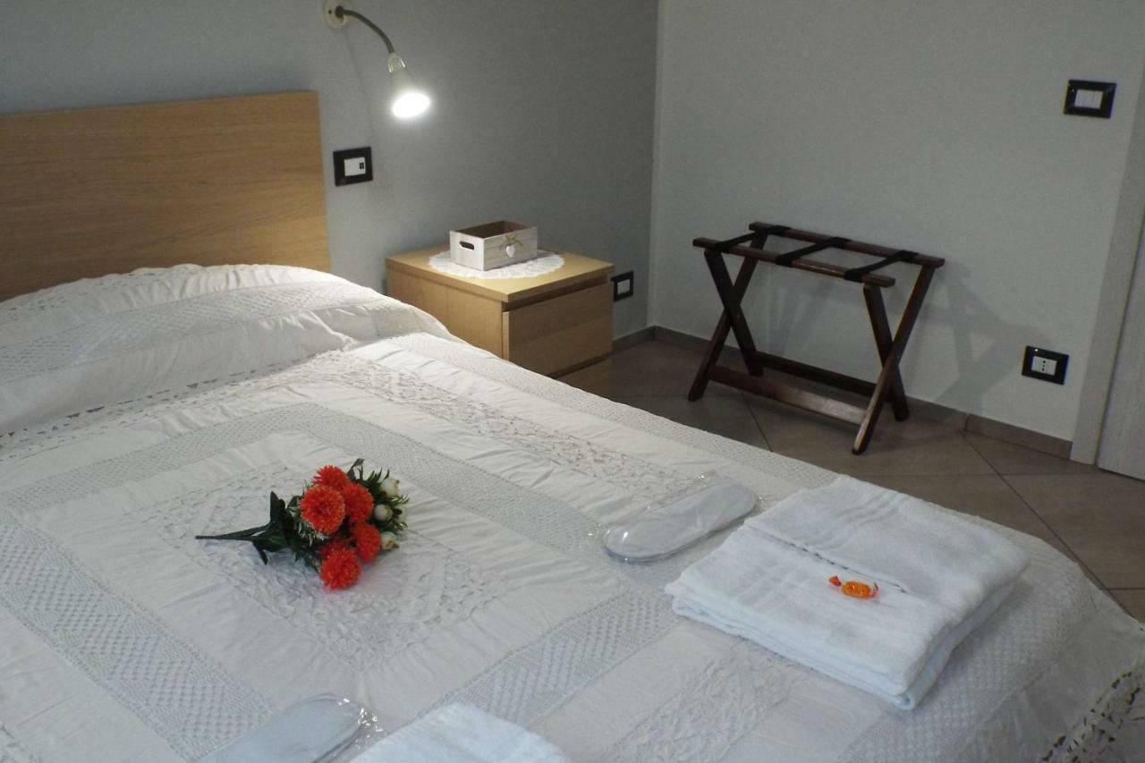 Cefalu Studio Room And Apartments Luaran gambar