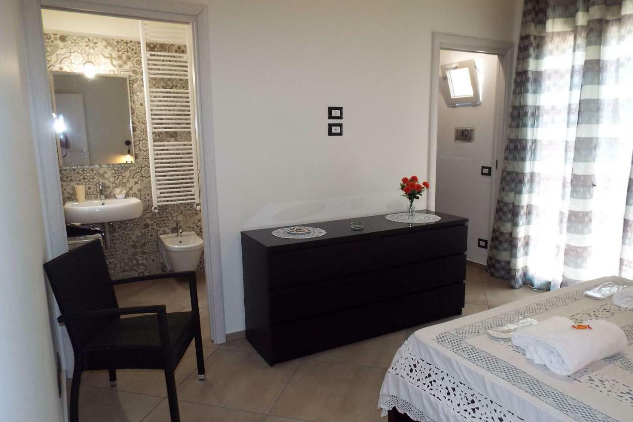 Cefalu Studio Room And Apartments Luaran gambar