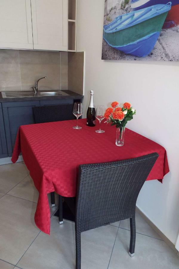 Cefalu Studio Room And Apartments Luaran gambar