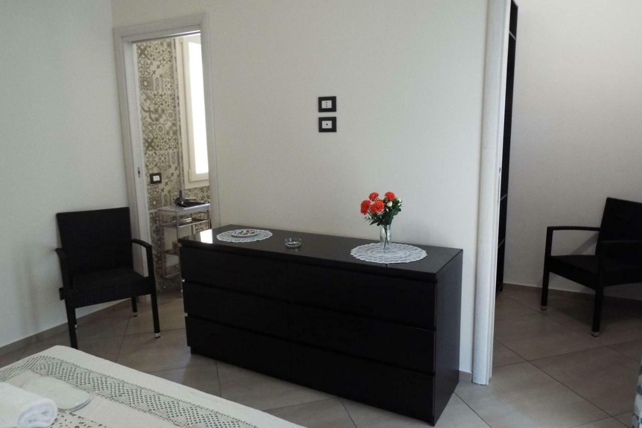 Cefalu Studio Room And Apartments Luaran gambar