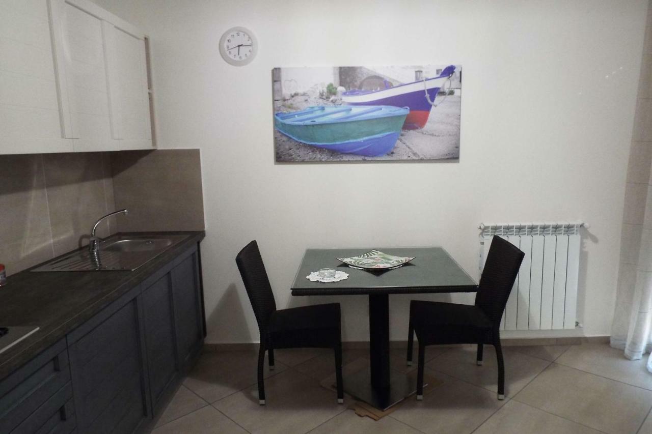 Cefalu Studio Room And Apartments Luaran gambar