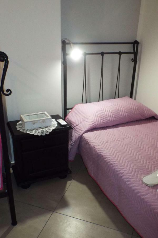 Cefalu Studio Room And Apartments Luaran gambar